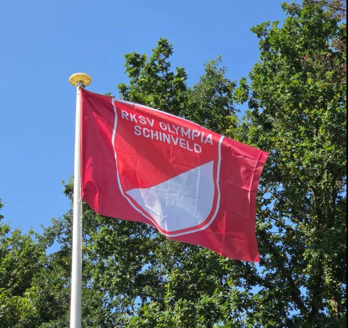 Nieuwe verenigingsvlag van Olympia Schinveld